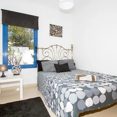 Villa Playa Blanca Sleeps 6 Pool Air Con Wifi