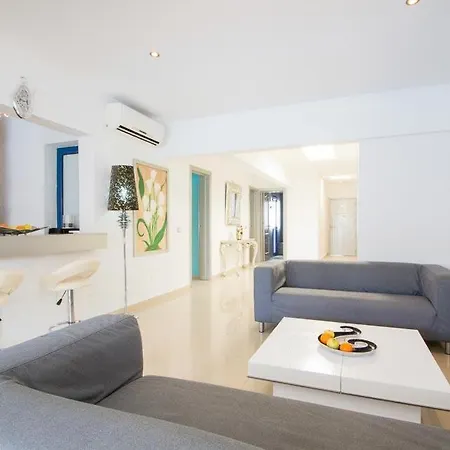 Playa Blanca Sleeps 6 Pool Air Con Wifi *